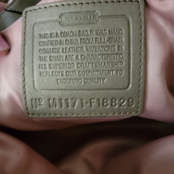 Gold Coach Hobo - Picture 6 of 9